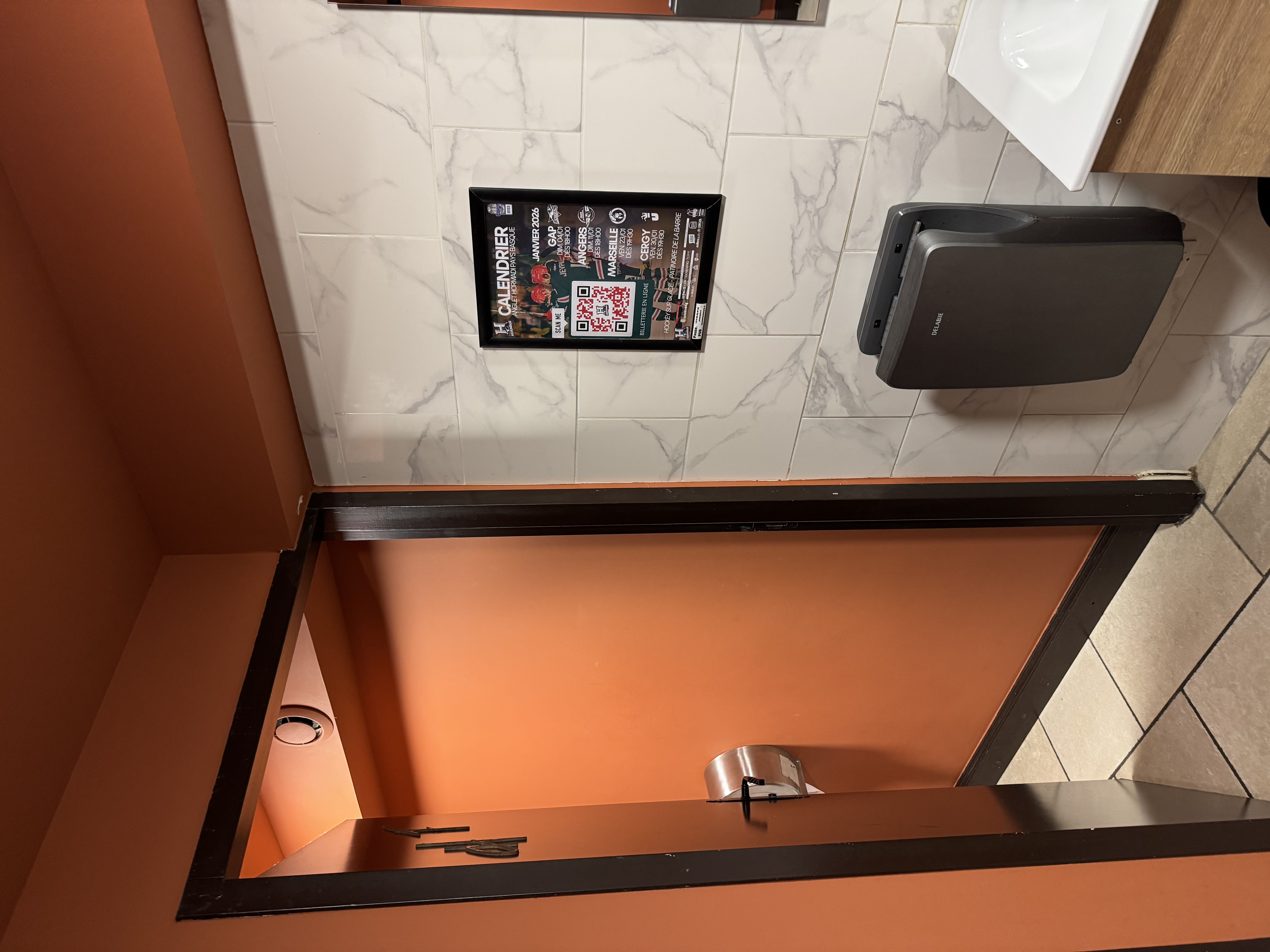 Espace publicitaire en toilettes - Communication ciblée